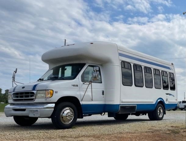 2002 Ford Econoline's photo