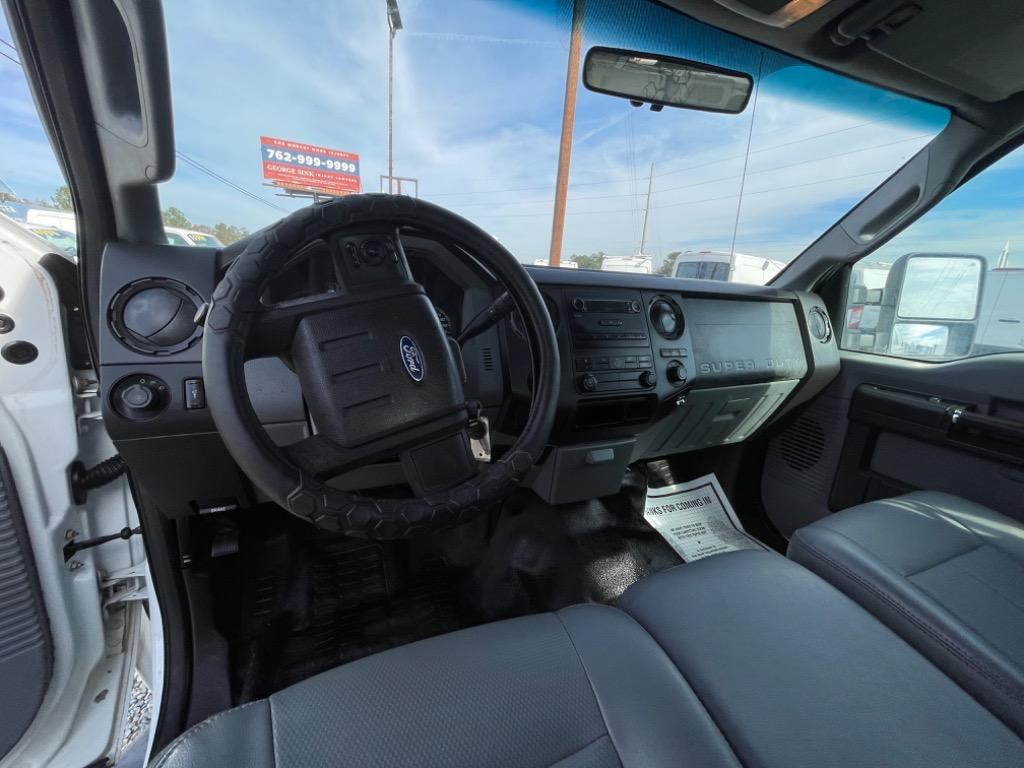 2011 Ford F-250 Super Duty XL photo 9