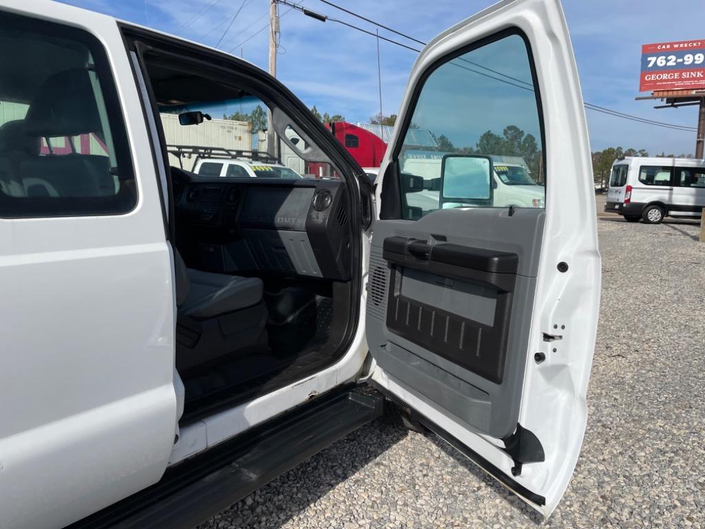 2011 Ford F-250 Super Duty XL photo 12