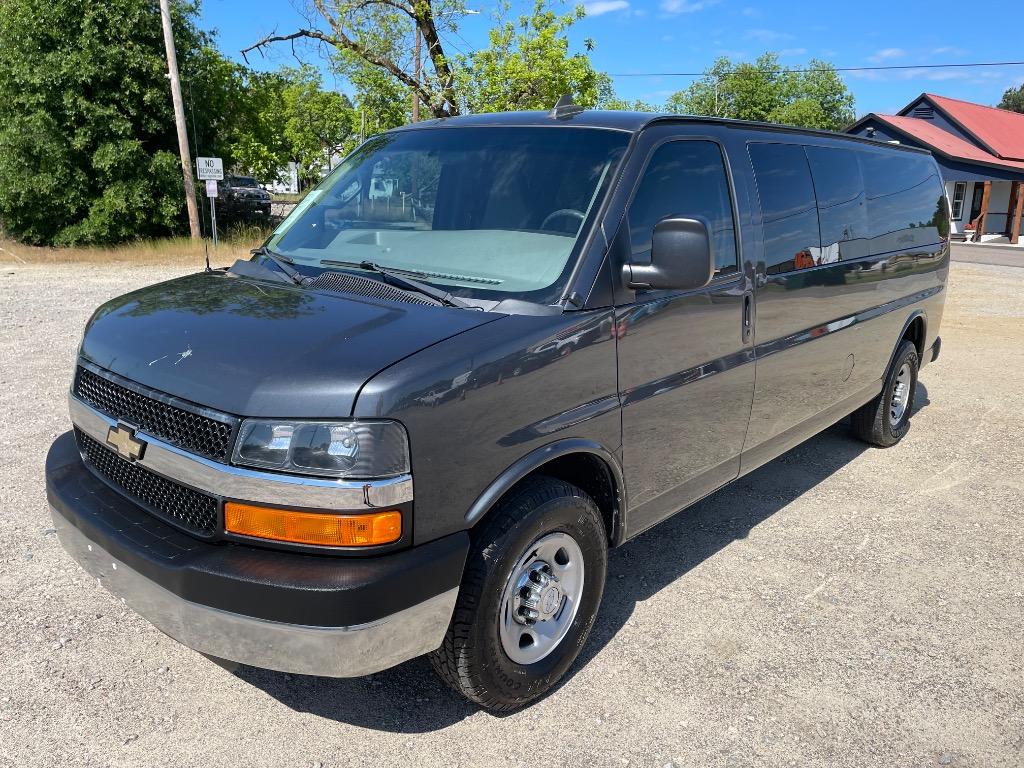 2016 Chevrolet Express Passenger LS's photo