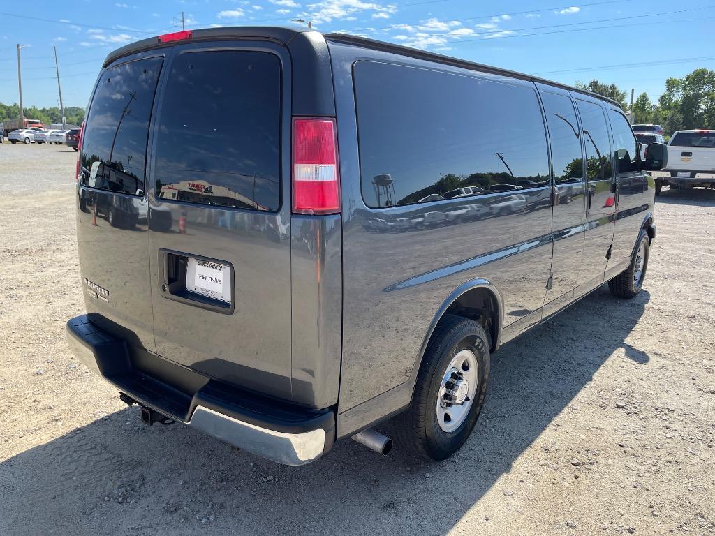 2016 Chevrolet Express Passenger LS - Photo 6