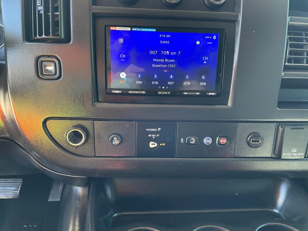 2016 Chevrolet Express Passenger LS - Photo 16