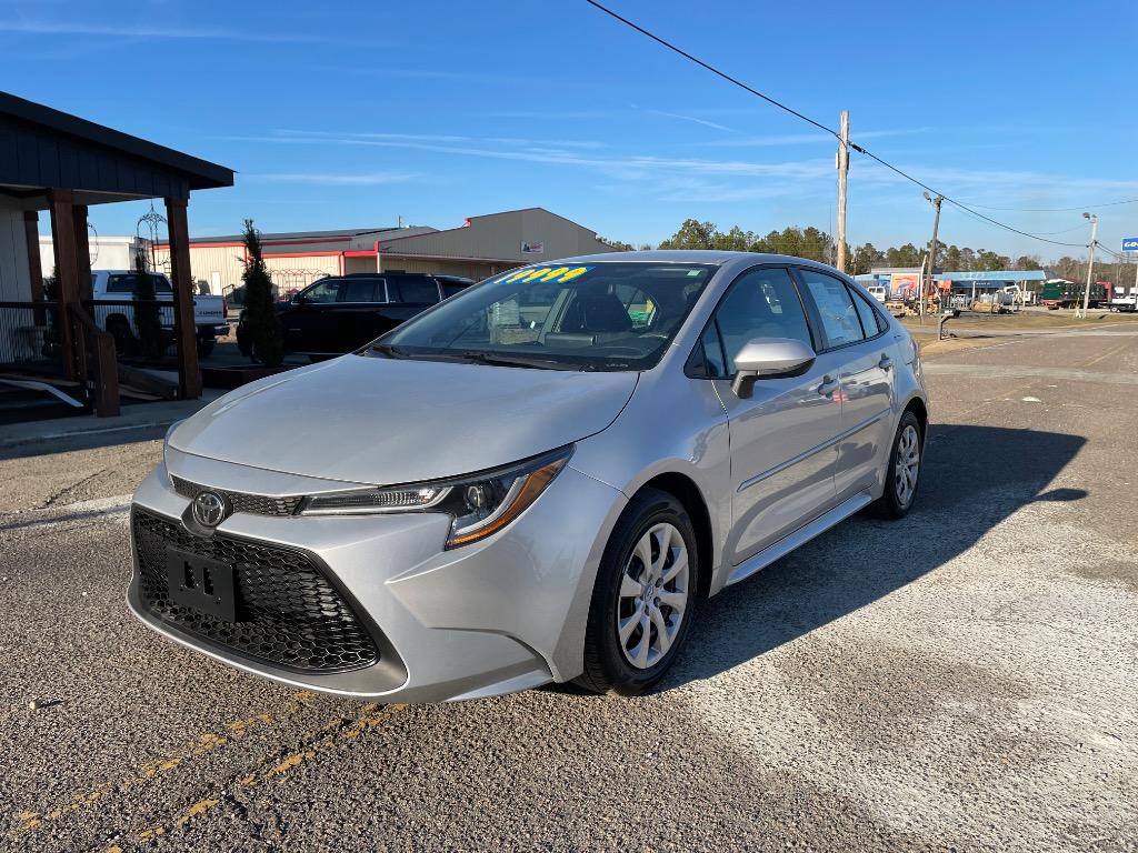 2021 Toyota Corolla LE's photo