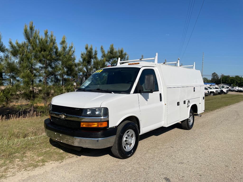 2015 Chevrolet Express 3500 139" WB's photo