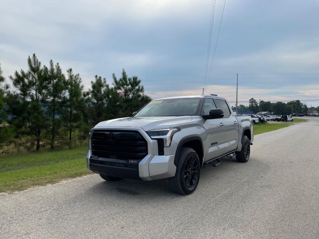 2025 Toyota Tundra SR5's photo
