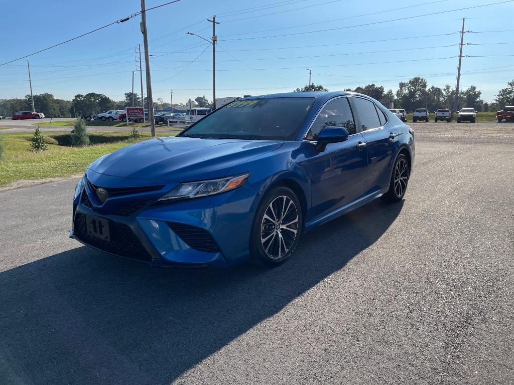 2019 Toyota Camry SE