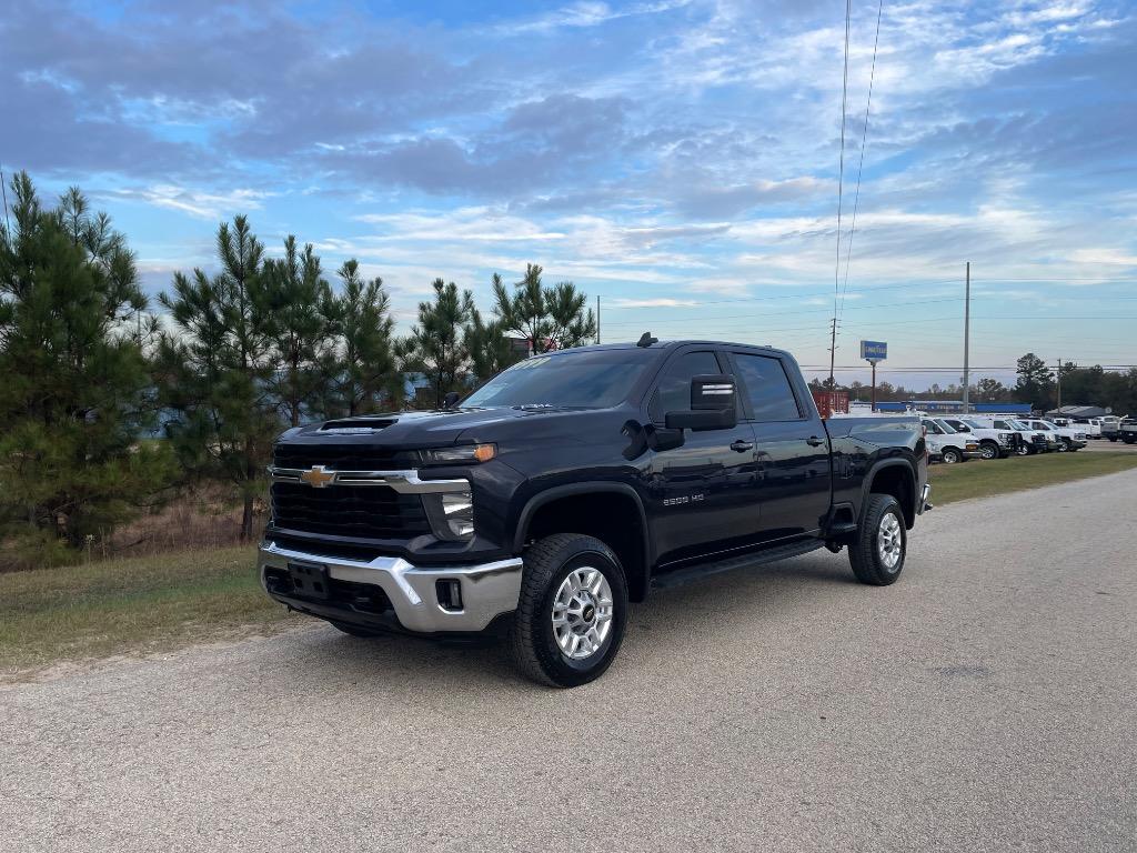 2024 Chevrolet Silverado 2500HD LT's photo