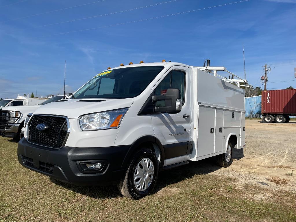 2022 Ford Transit Cutaway Base's photo