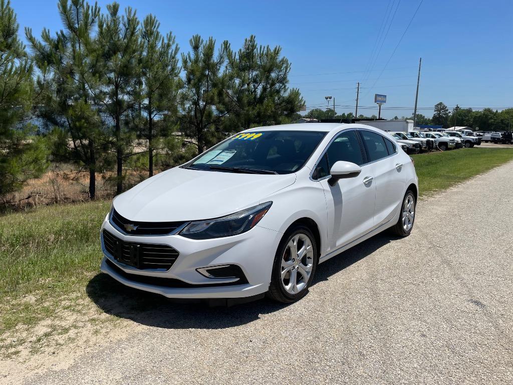 2018 Chevrolet Cruze Premier Hatchback Auto's photo